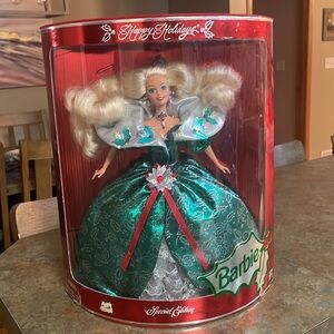Vintage Happy Holidays Barbie 1995